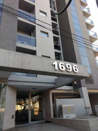 VELEZ SARSFIELD 1696- EDIF.CAMPUS-COCHERA EN VENTA
