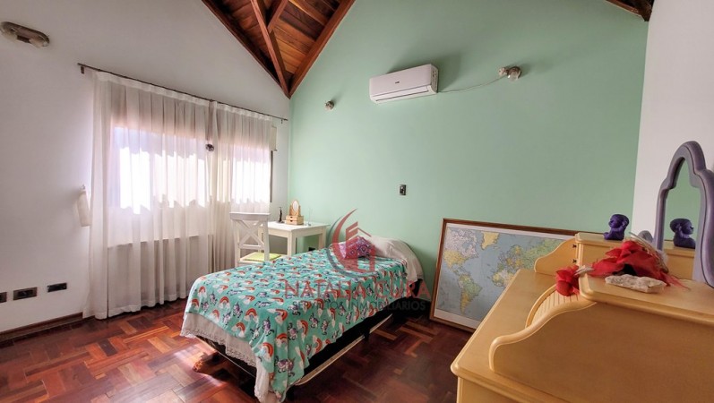 Country Jockey Club Casa en Venta de 4 Dorm. Fondo Golf