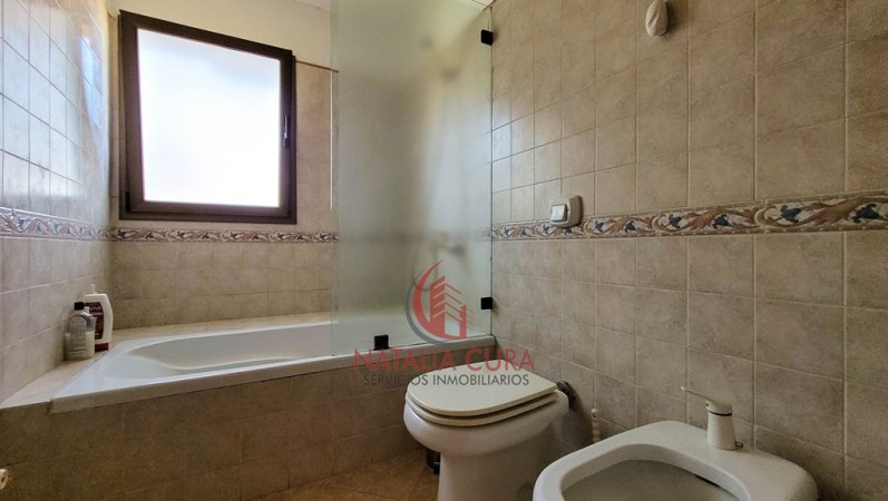 Country Jockey Club Casa en Venta de 4 Dorm. Fondo Golf