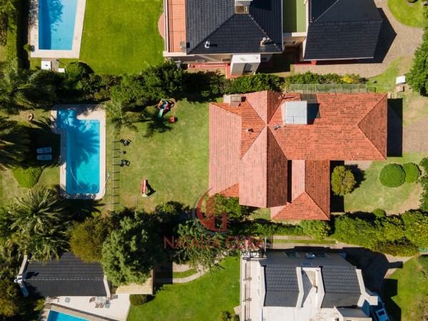 Country Jockey Club Casa en Venta de 4 Dorm. Fondo Golf