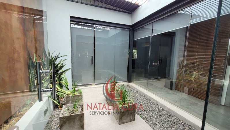 INMUEBLE COMERCIAL SOBRE ROQUE FUNES CASI MENENDEZ PIDAL