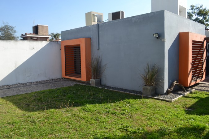 INMUEBLE COMERCIAL SOBRE ROQUE FUNES CASI MENENDEZ PIDAL