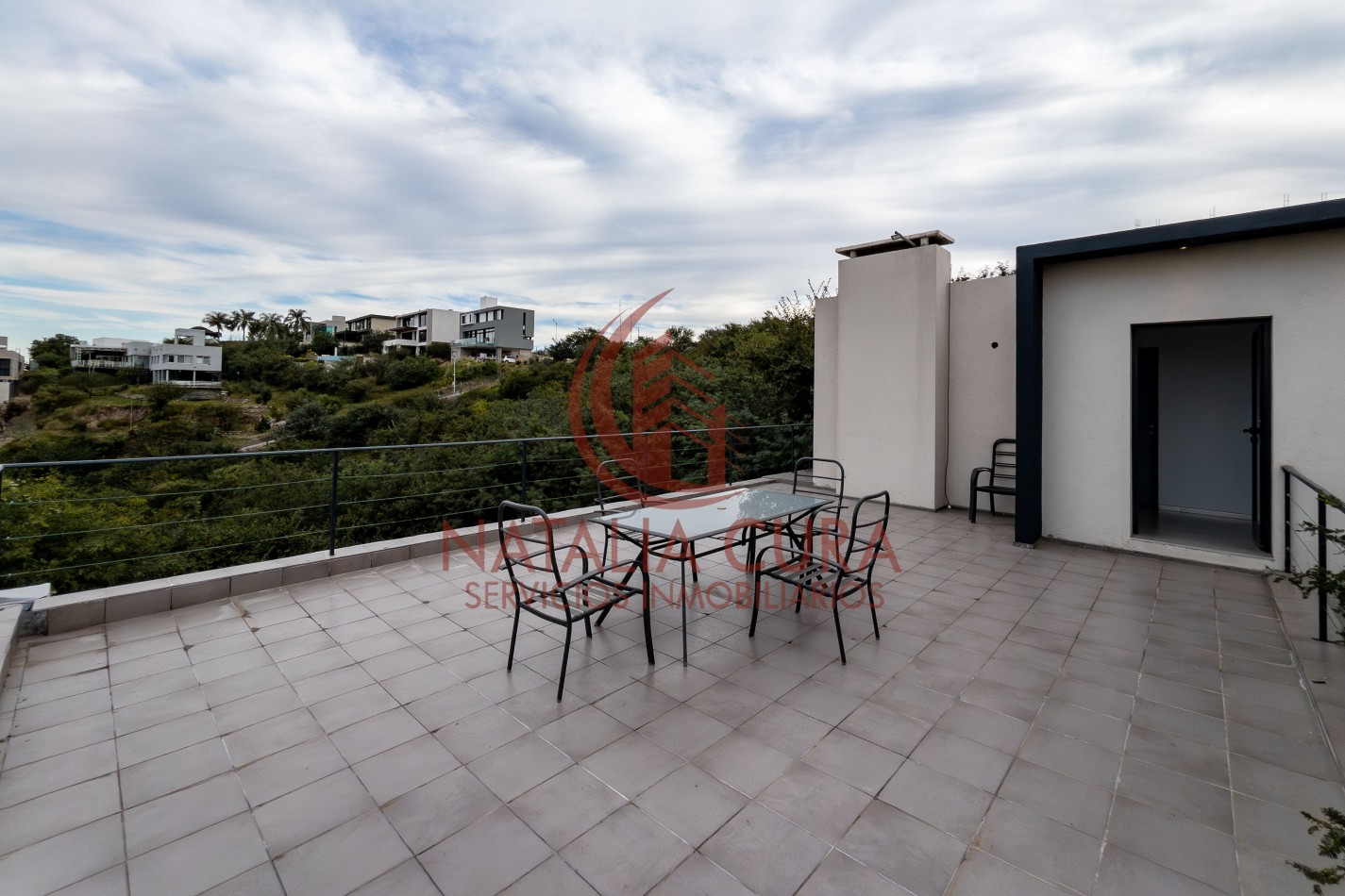LA PANKANA- VENTA CASA EN TRES NIVELES