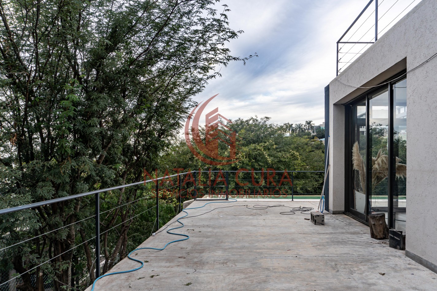 LA PANKANA- VENTA CASA EN TRES NIVELES