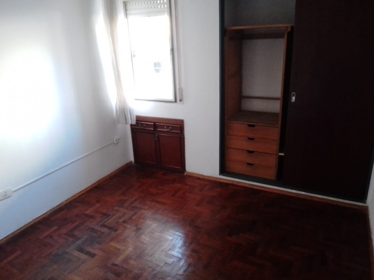 Amplio dpto de 2 dormitorios zona Tribunales I