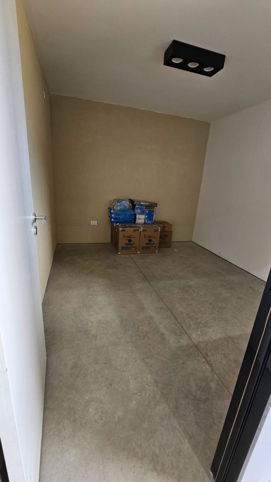 GALPON BARRIO SAN PABLO 380 Mts2 con oficinas-EN VENTA-