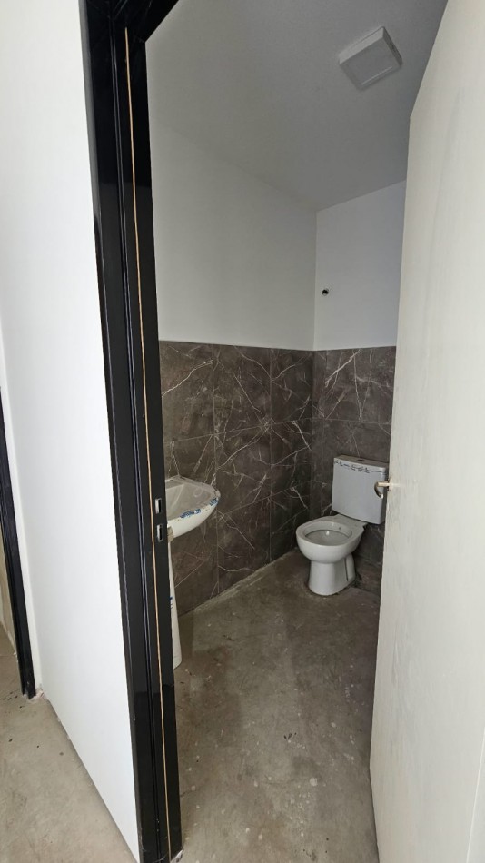 GALPON BARRIO SAN PABLO 380 Mts2 con oficinas-EN VENTA-
