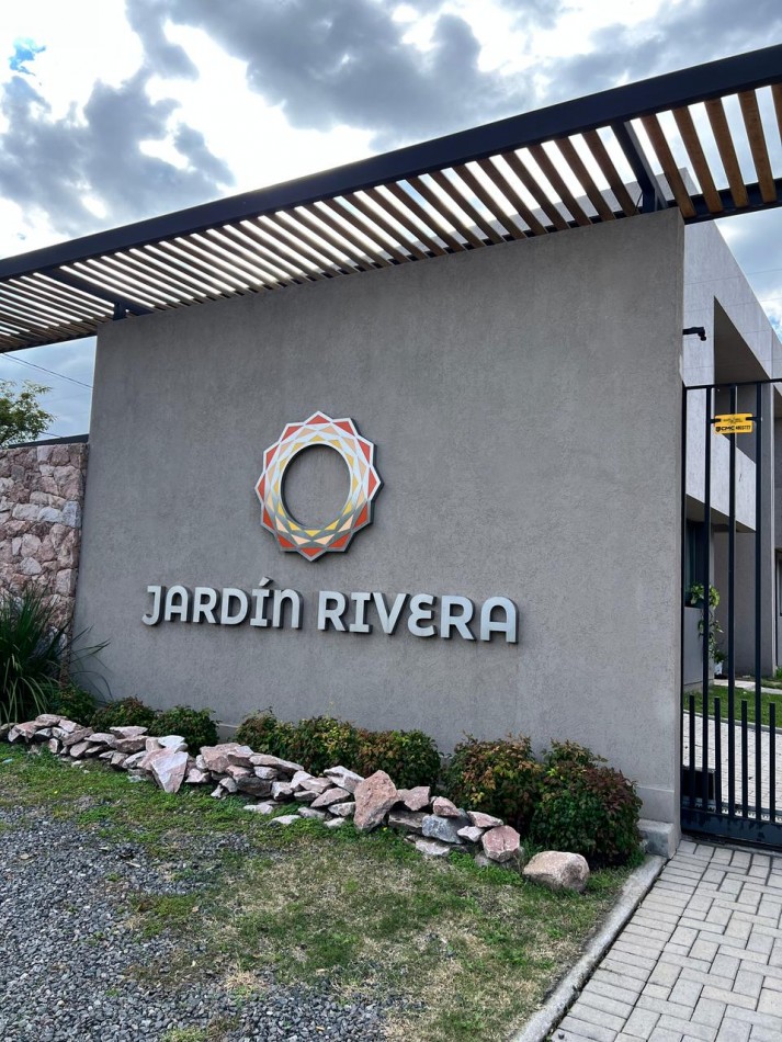 Duplex de categoria Rivera Indarte APTO CREDITO