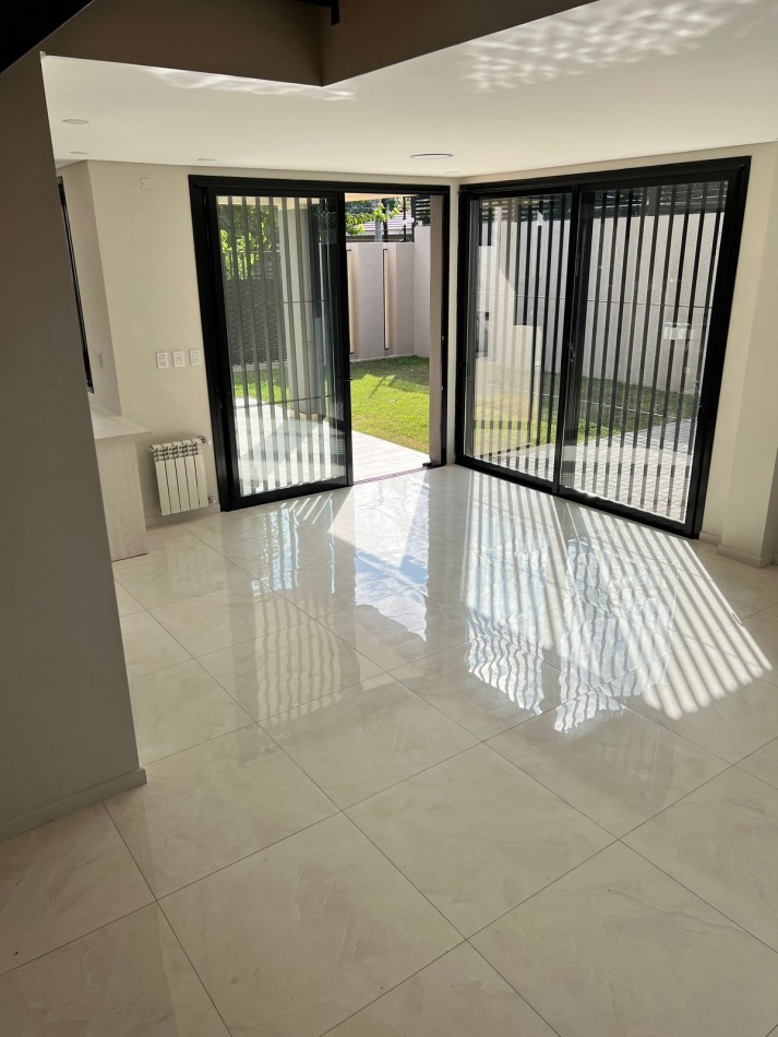 Duplex de categoria Rivera Indarte APTO CREDITO