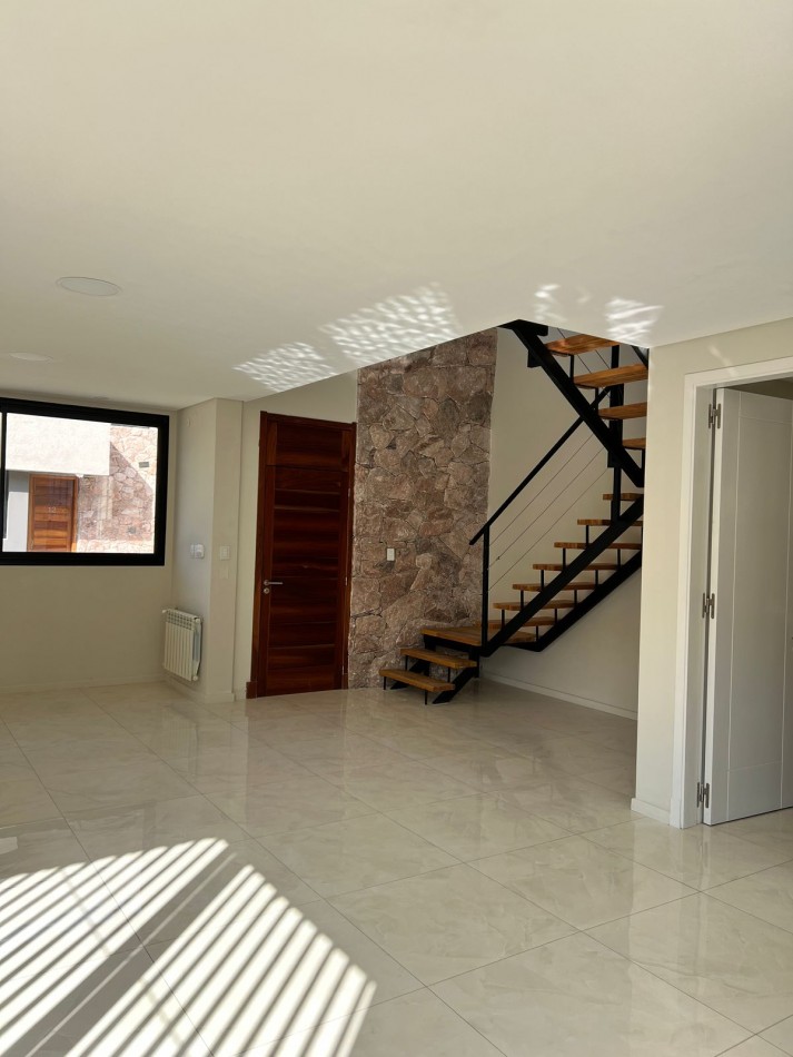Duplex de categoria Rivera Indarte APTO CREDITO