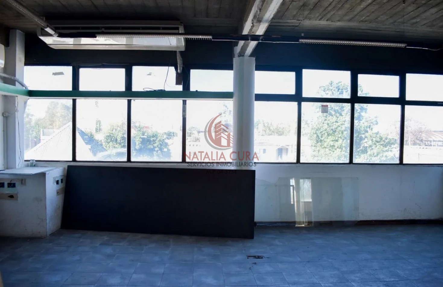 EDIFICIO CORPORATIVO FRENTE A FABRICA FORD