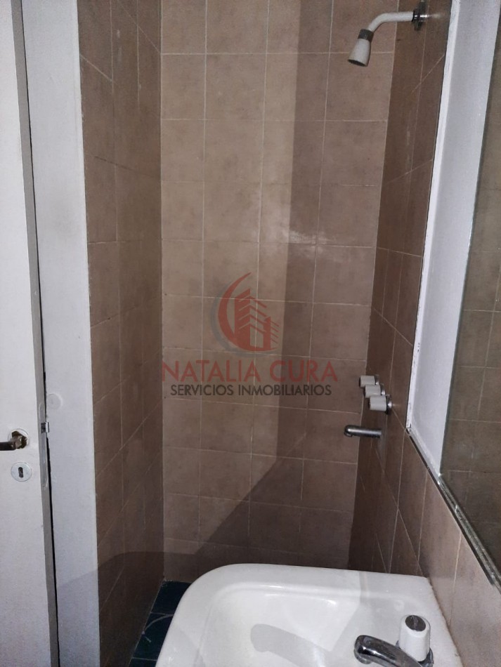 GUEMES DEPARTAMENTO P.B CON PATIO Y COCH.