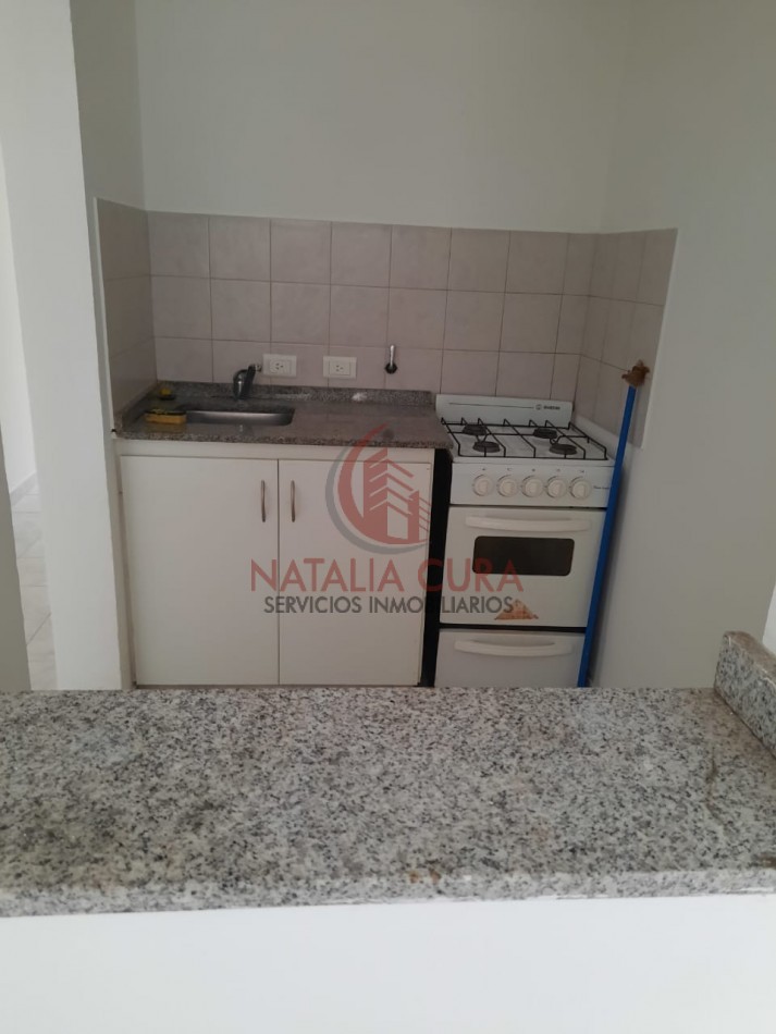 GUEMES DEPARTAMENTO P.B CON PATIO Y COCH.