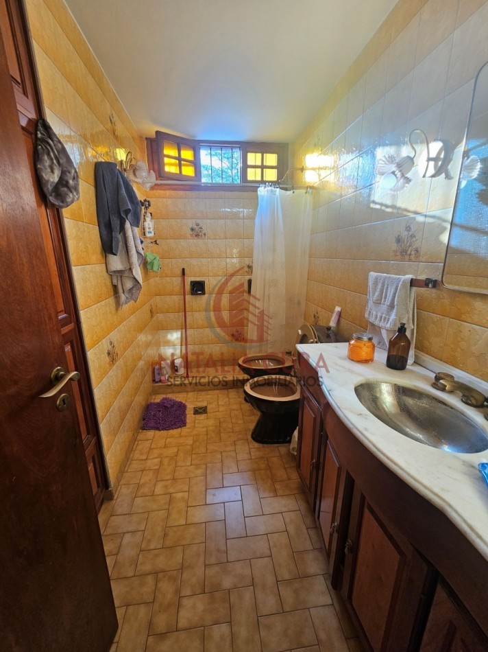 B° SAN MARTIN- HERMOSA CASA DE 3 DORM "APTA BANCOR"