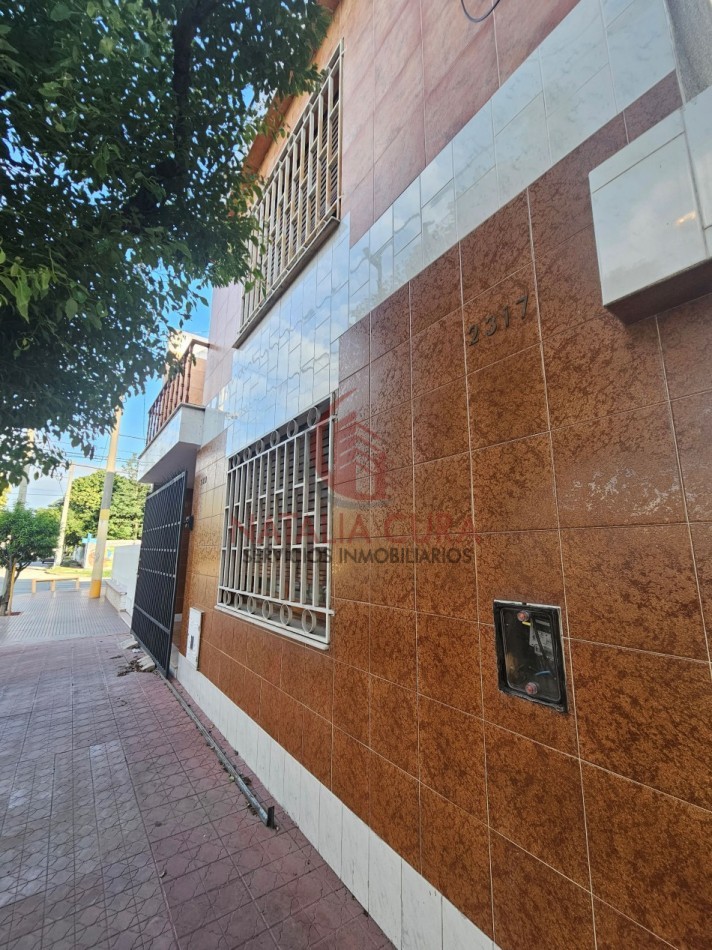 B° SAN MARTIN- HERMOSA CASA DE 3 DORM "APTA BANCOR"