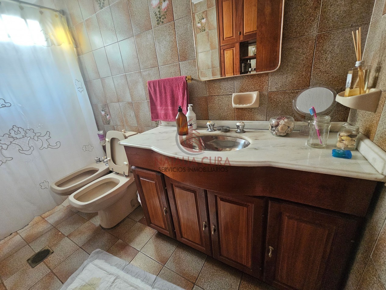 B° SAN MARTIN- HERMOSA CASA DE 3 DORM "APTA BANCOR"