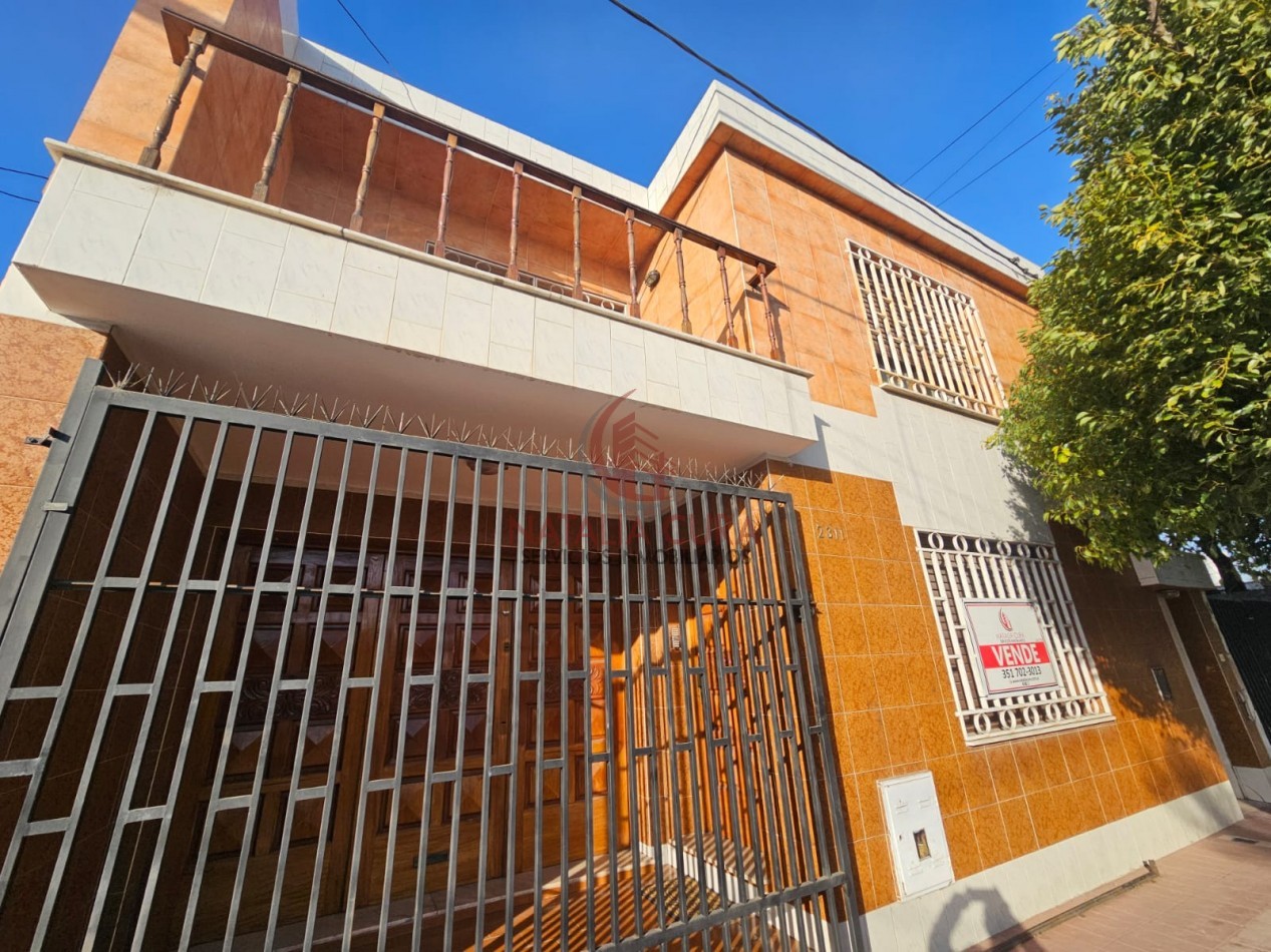 B° SAN MARTIN- HERMOSA CASA DE 3 DORM "APTA BANCOR"