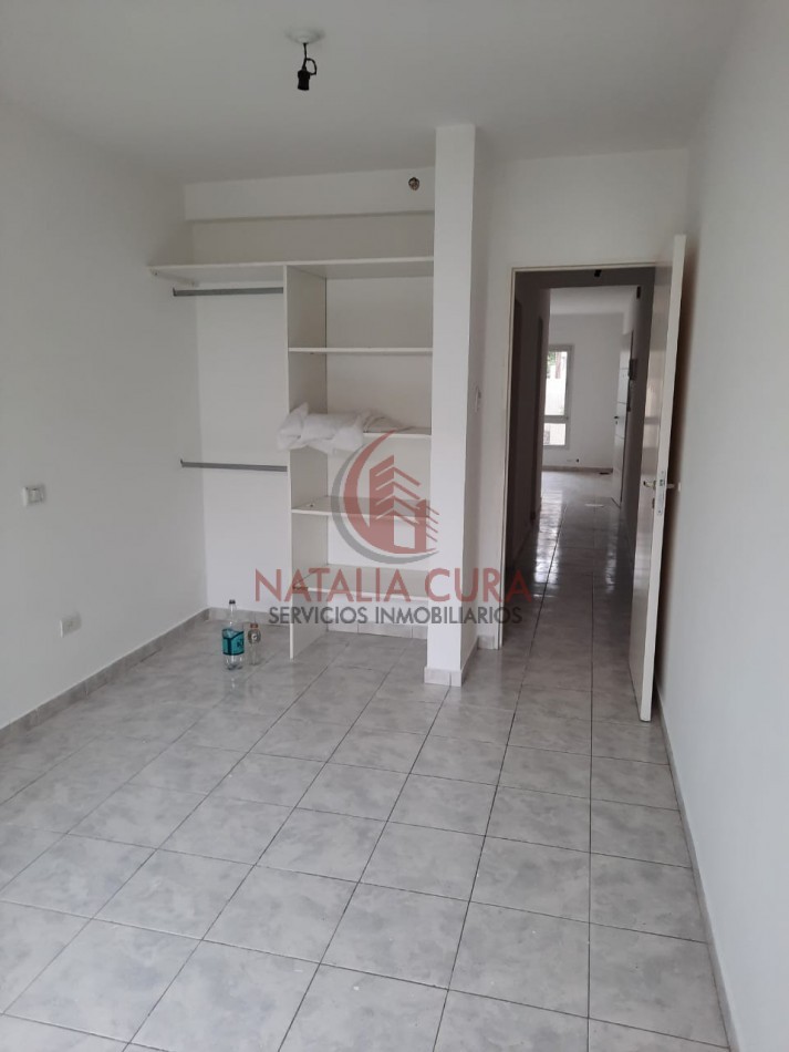 GUEMES DEPARTAMENTO P.B CON PATIO Y COCH.