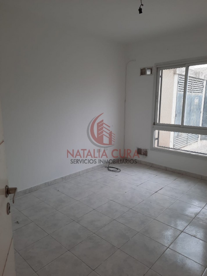 GUEMES DEPARTAMENTO P.B CON PATIO Y COCH.