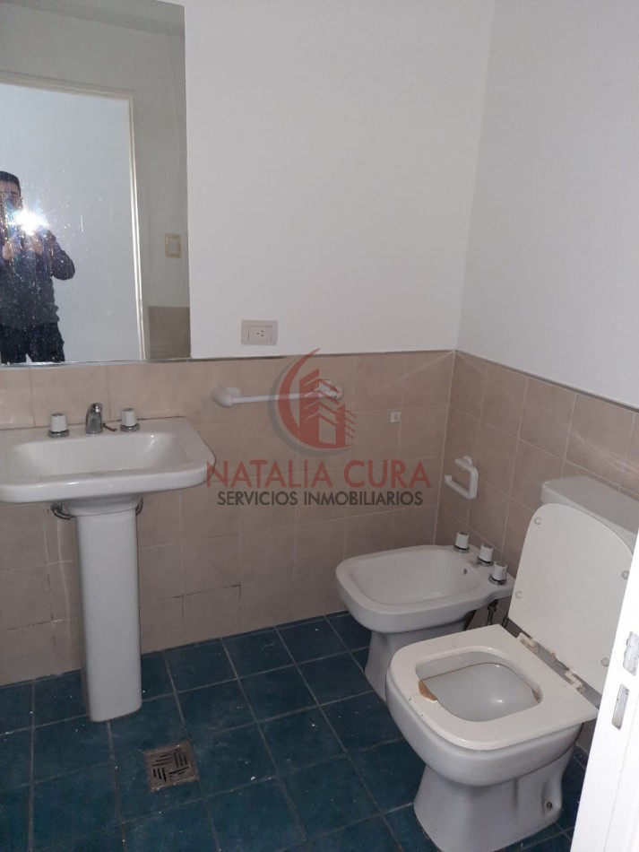 GUEMES DEPARTAMENTO P.B CON PATIO Y COCH.