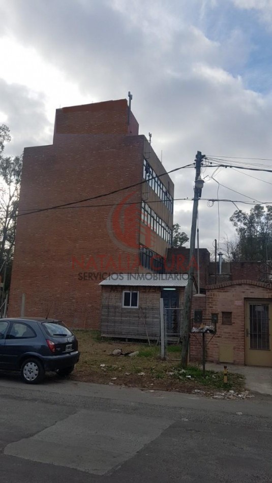 EDIFICIO CORPORATIVO FRENTE A FABRICA FORD