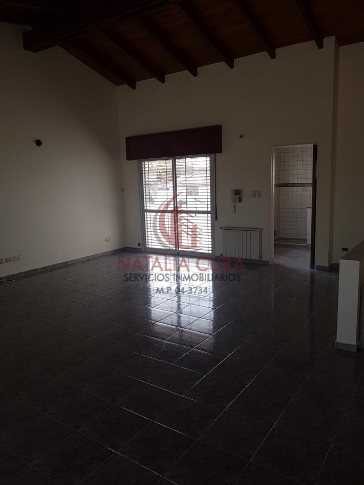 URCA- GALPON MAS DEPARTAMENTO EN VENTA