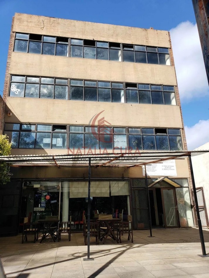 EDIFICIO CORPORATIVO FRENTE A FABRICA FORD