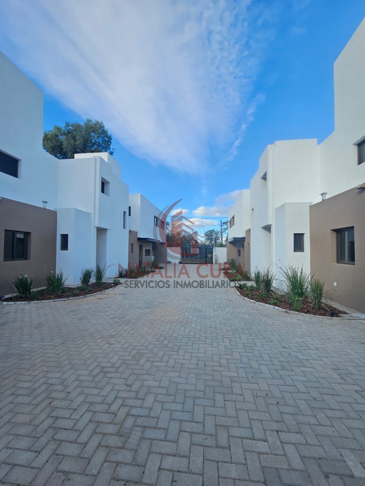 "HOUSING VIRACOCHA" DUPLEX 3 DORM 3 BAÑOS COCH DOBLE