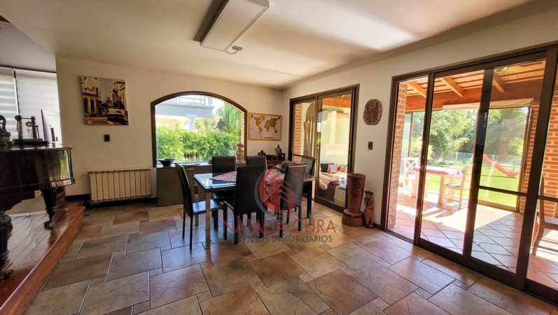Country Jockey Club Casa en Venta de 4 Dorm. Fondo Golf