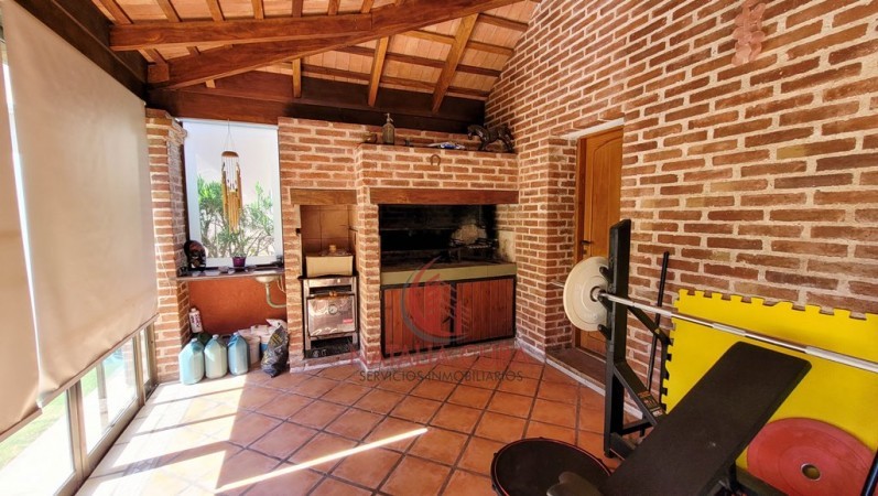 Country Jockey Club Casa en Venta de 4 Dorm. Fondo Golf