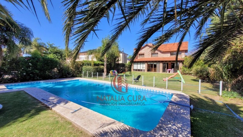 Country Jockey Club Casa en Venta de 4 Dorm. Fondo Golf