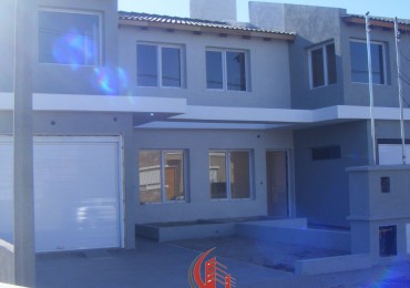 TEJAS II- HERMOSO DUPLEX EN VENTA 3 DORM-3 BAÑOS