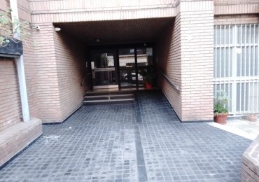 Amplio dpto de 2 dormitorios zona Tribunales I
