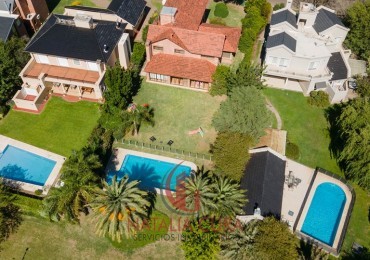 Country Jockey Club Casa en Venta de 4 Dorm. Fondo Golf