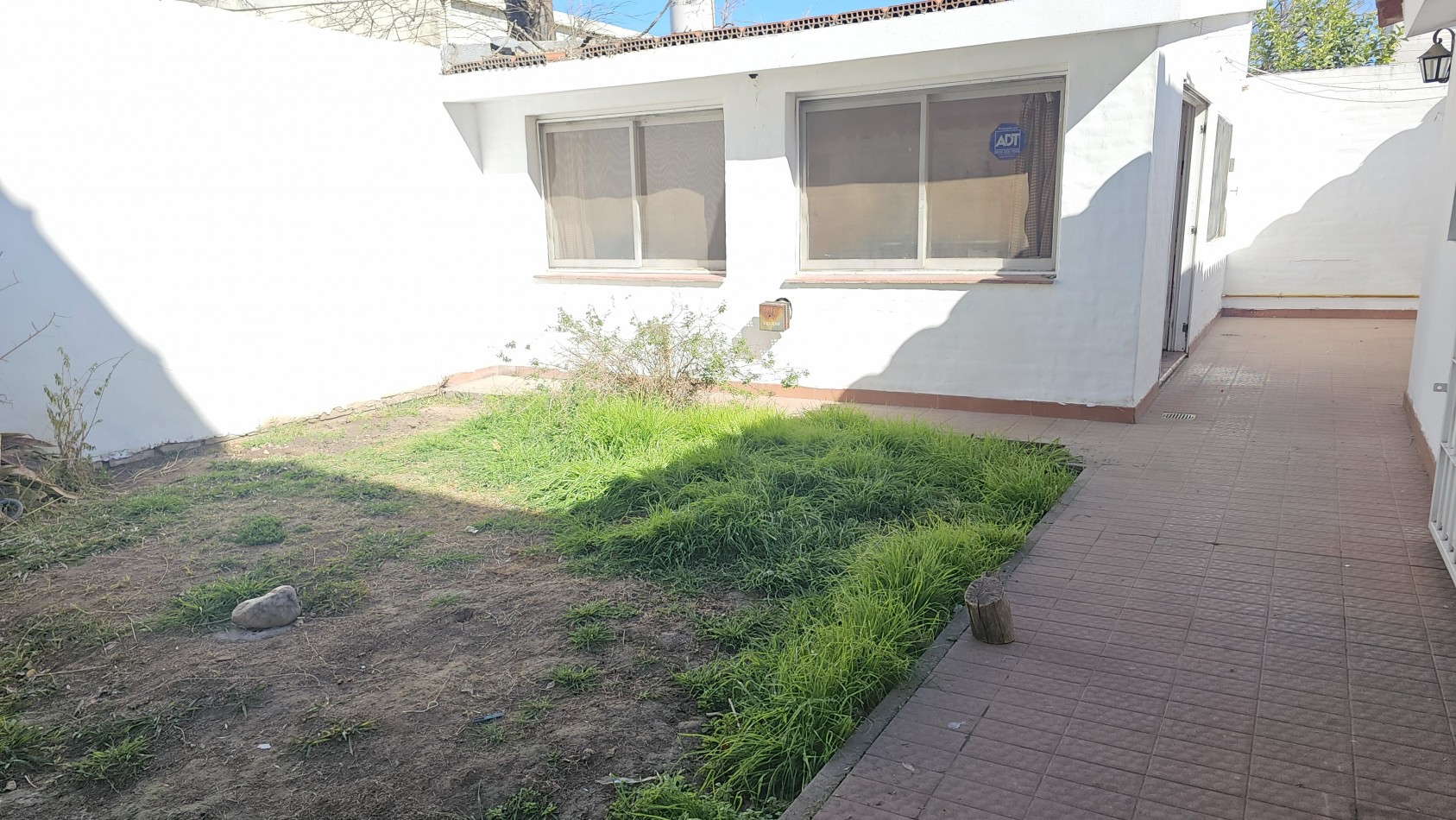 ARGUELLO- Casa de 4 Dorm a mts de Recta Martinolli APTA CREDITO