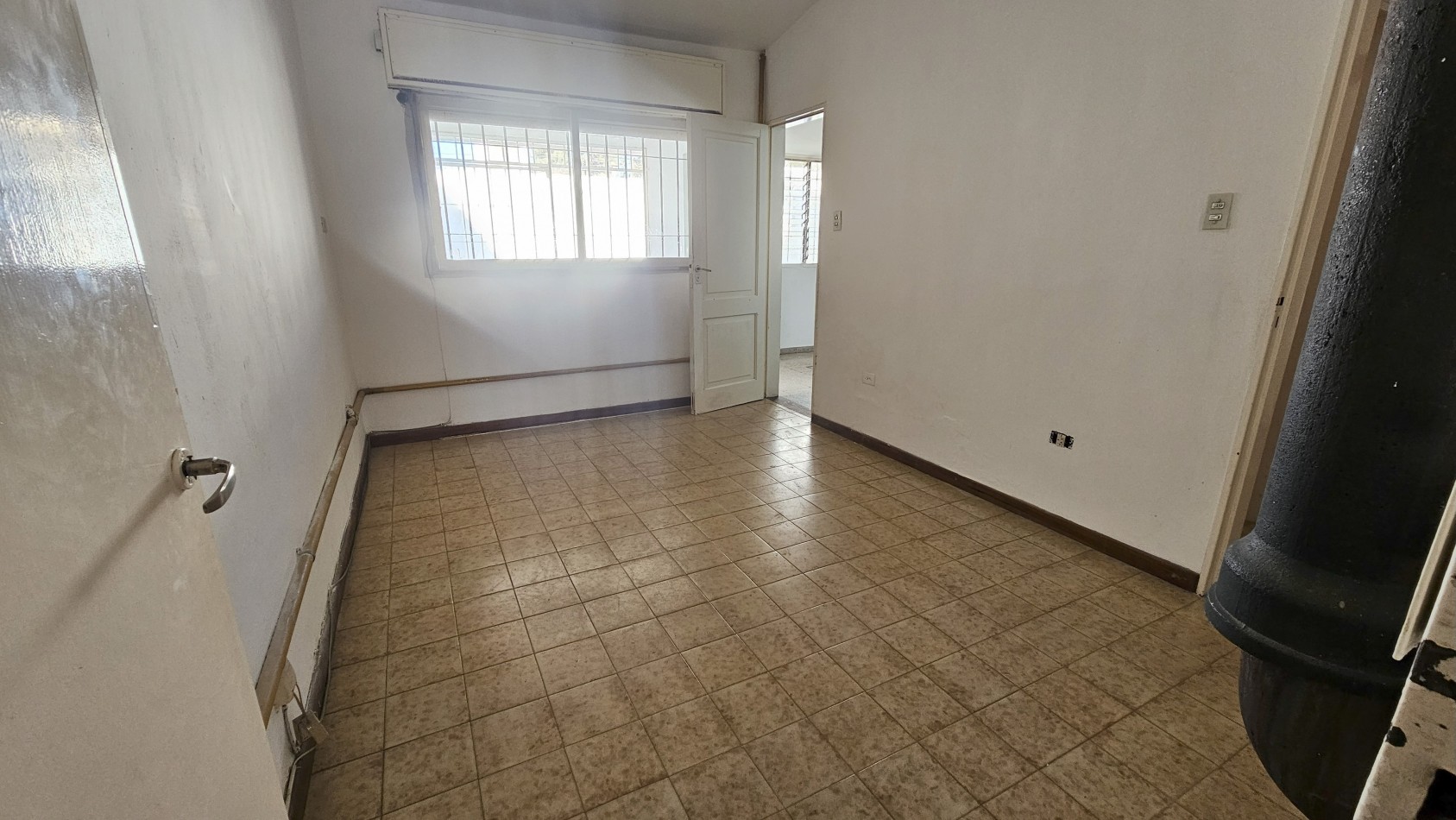 ARGUELLO- Casa de 4 Dorm a mts de Recta Martinolli APTA CREDITO