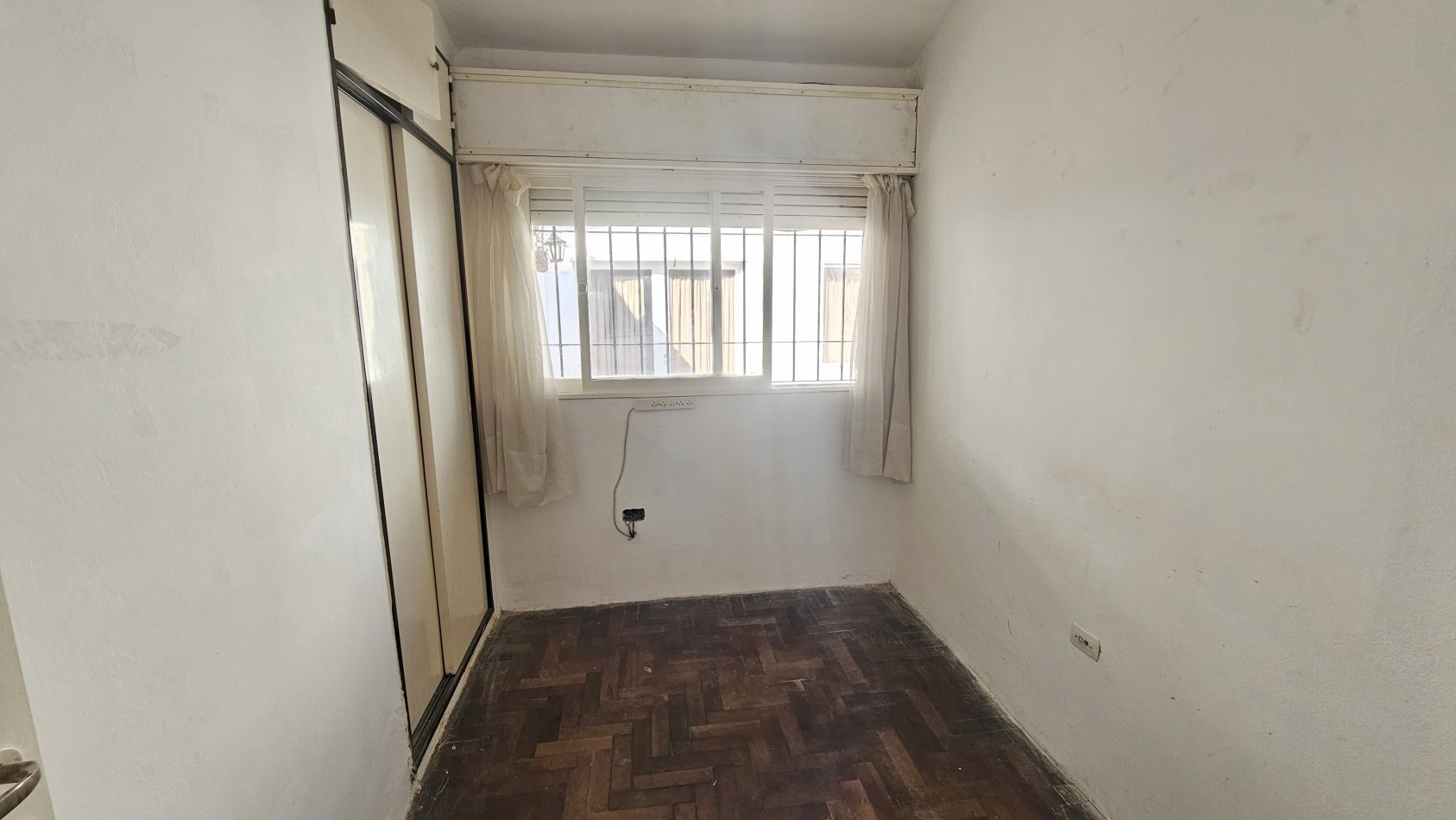 ARGUELLO- Casa de 4 Dorm a mts de Recta Martinolli APTA CREDITO