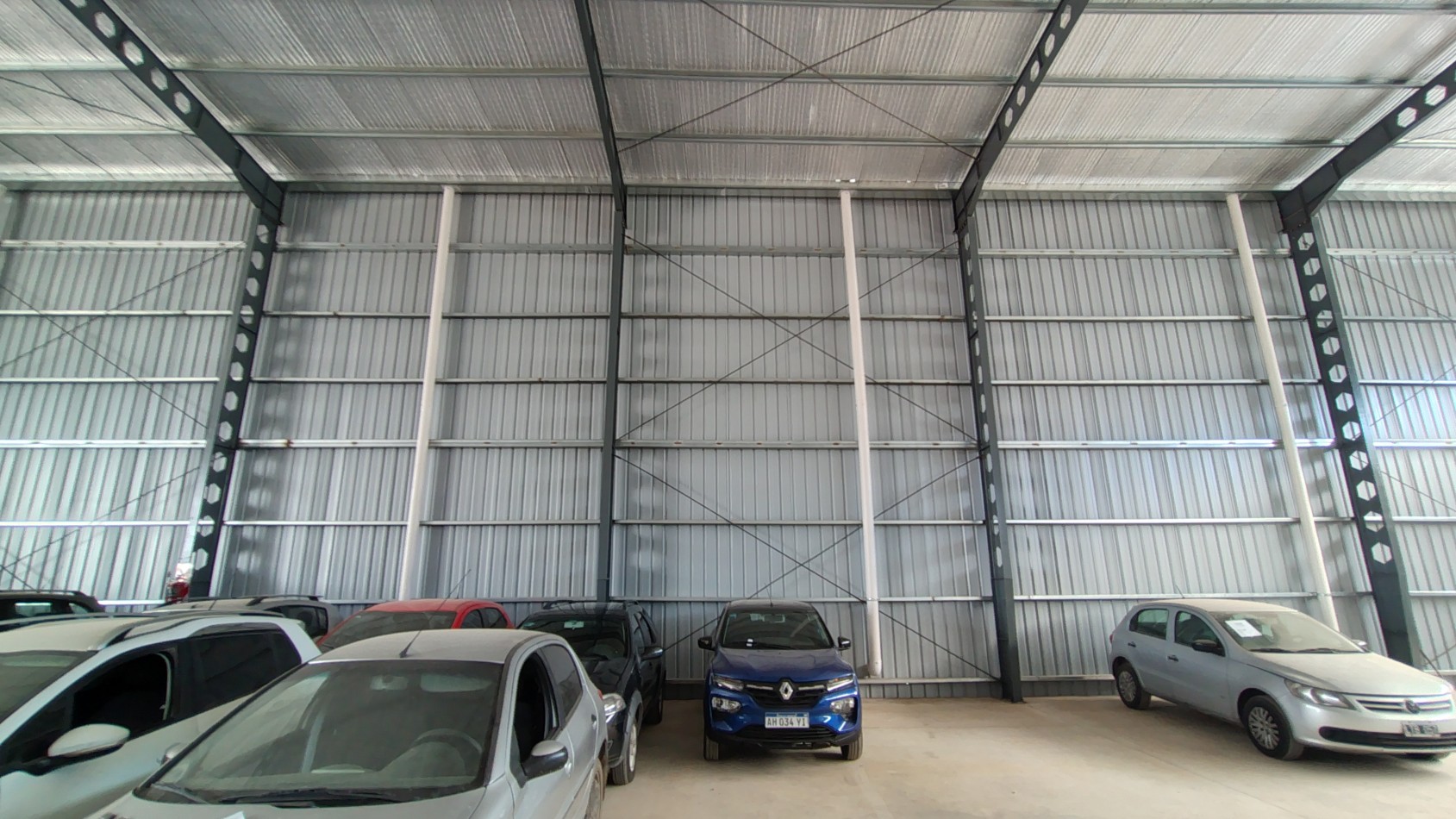 GALPONES 1800M2 POLO 52 CON RENTA