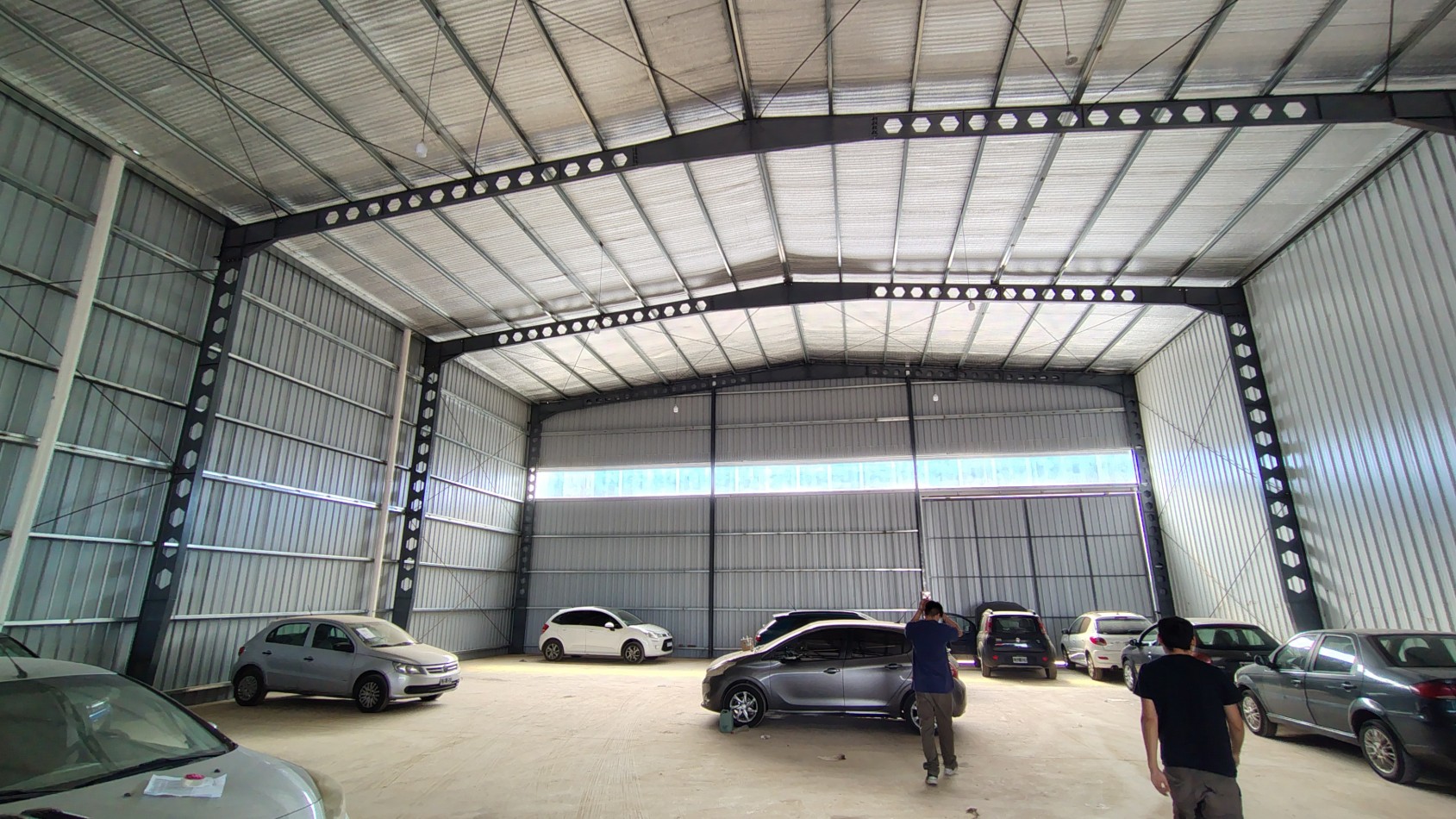 GALPONES 1800M2 POLO 52 CON RENTA