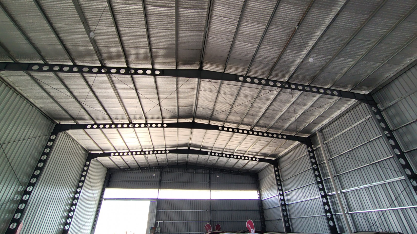 GALPONES 1800M2 POLO 52 CON RENTA