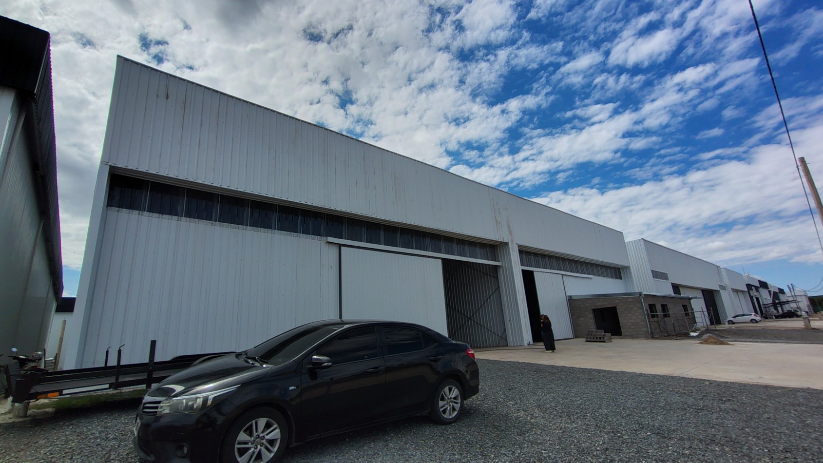 GALPONES 1800M2 POLO 52 CON RENTA