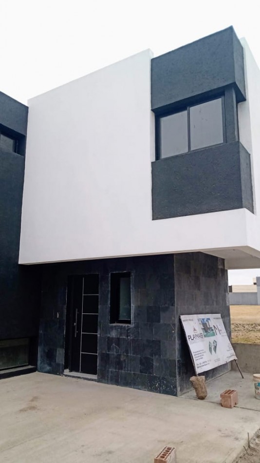 VENTA DUPLEX 3 DORM - LOMAS DE MANANTIALES 