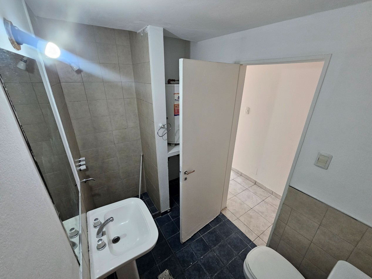 Guemes - Departamento en Planta Baja con Patio y Cochera (Con Renta Vigente)