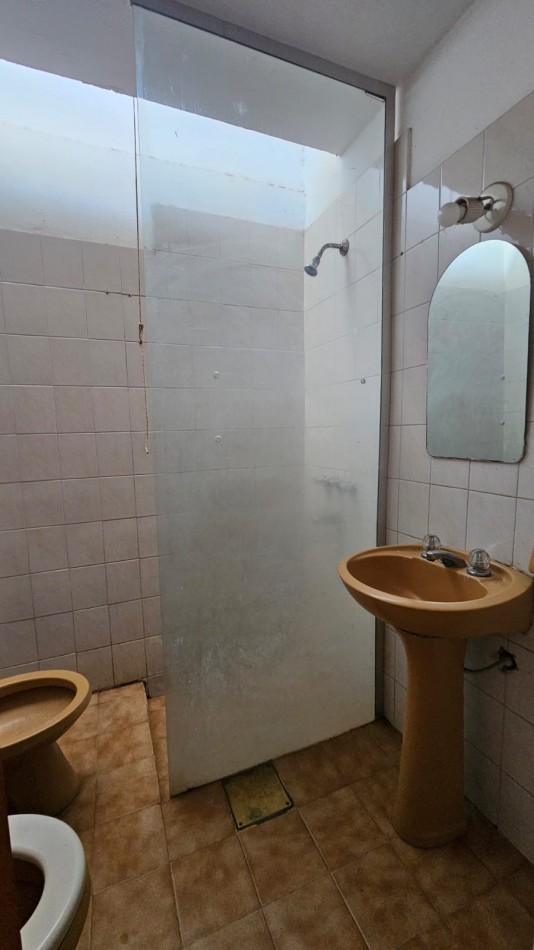 Arguello: Oasis Natural de 1.400 m² con Potencial para 5 Viviendas