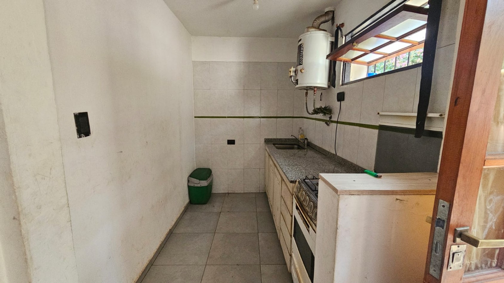 Arguello: Oasis Natural de 1.400 m² con Potencial para 5 Viviendas