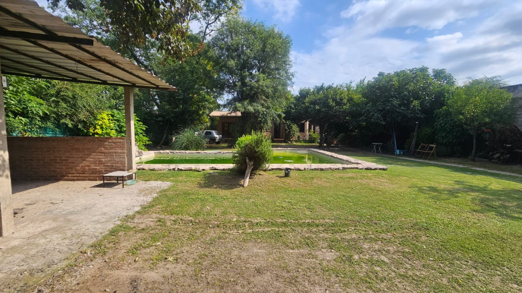 Arguello: Oasis Natural de 1.400 m² con Potencial para 5 Viviendas
