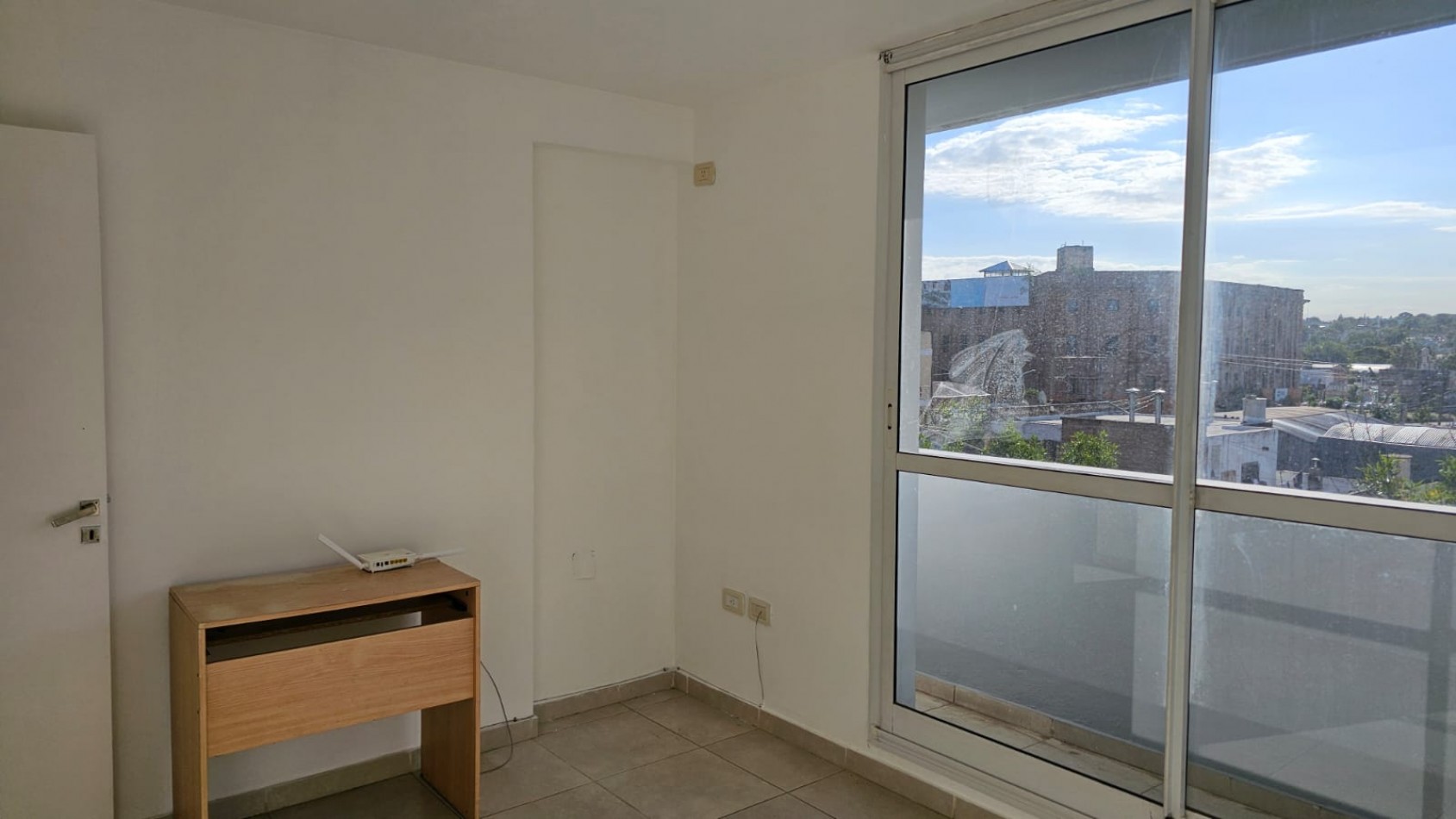 ALQUILER DEPTO 2 DORMITORIOS CON BALCON A Mts.DE CIUDAD UNIVERSITARIA