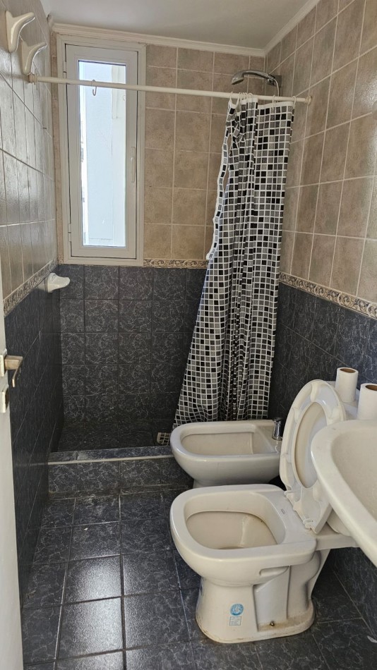 ALQUILER DEPTO 2 DORMITORIOS CON BALCON A Mts.DE CIUDAD UNIVERSITARIA