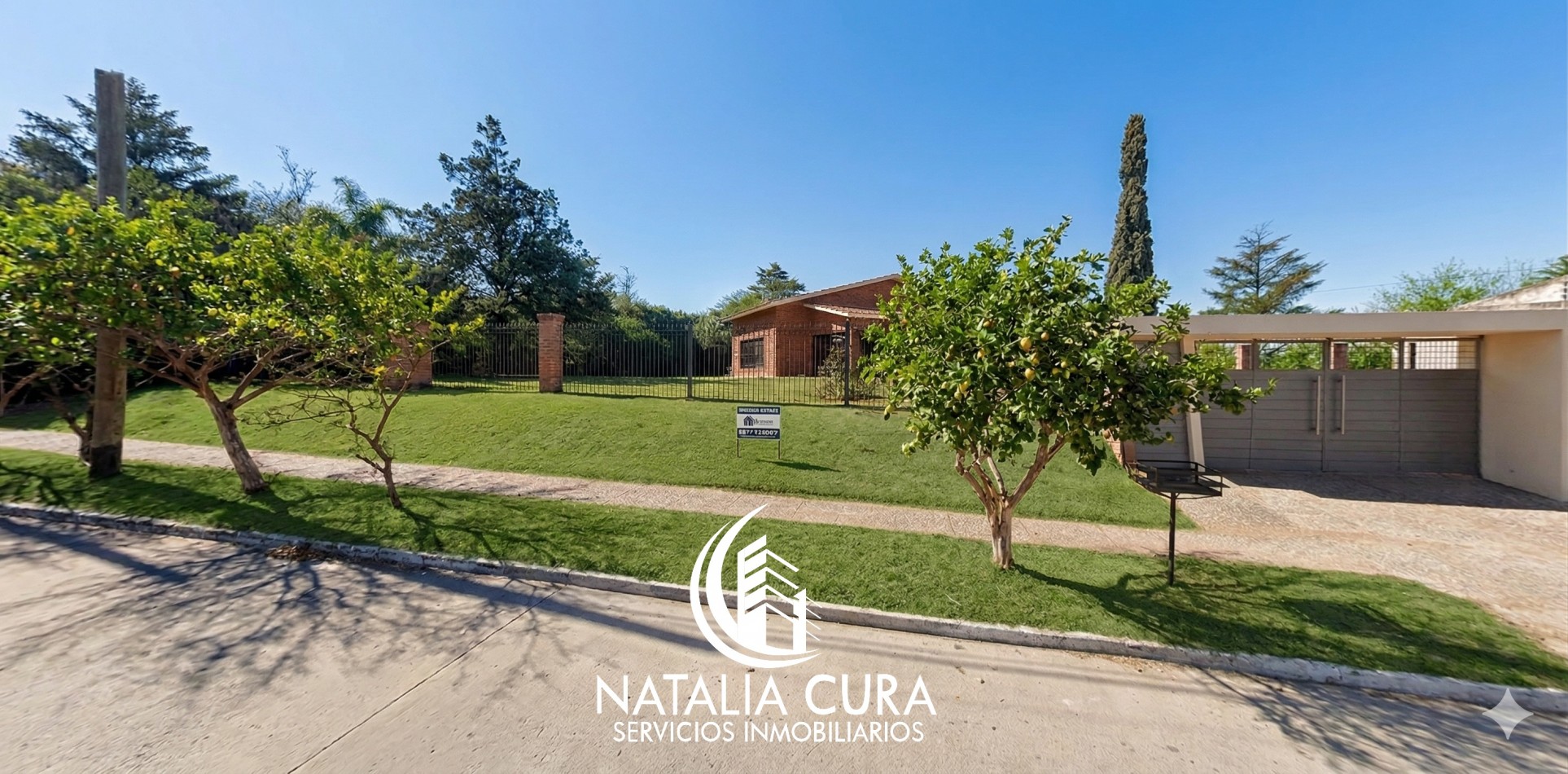 Gran Casa con pileta en un terreno de 1400m2 en pleno corazon de Arguello!!