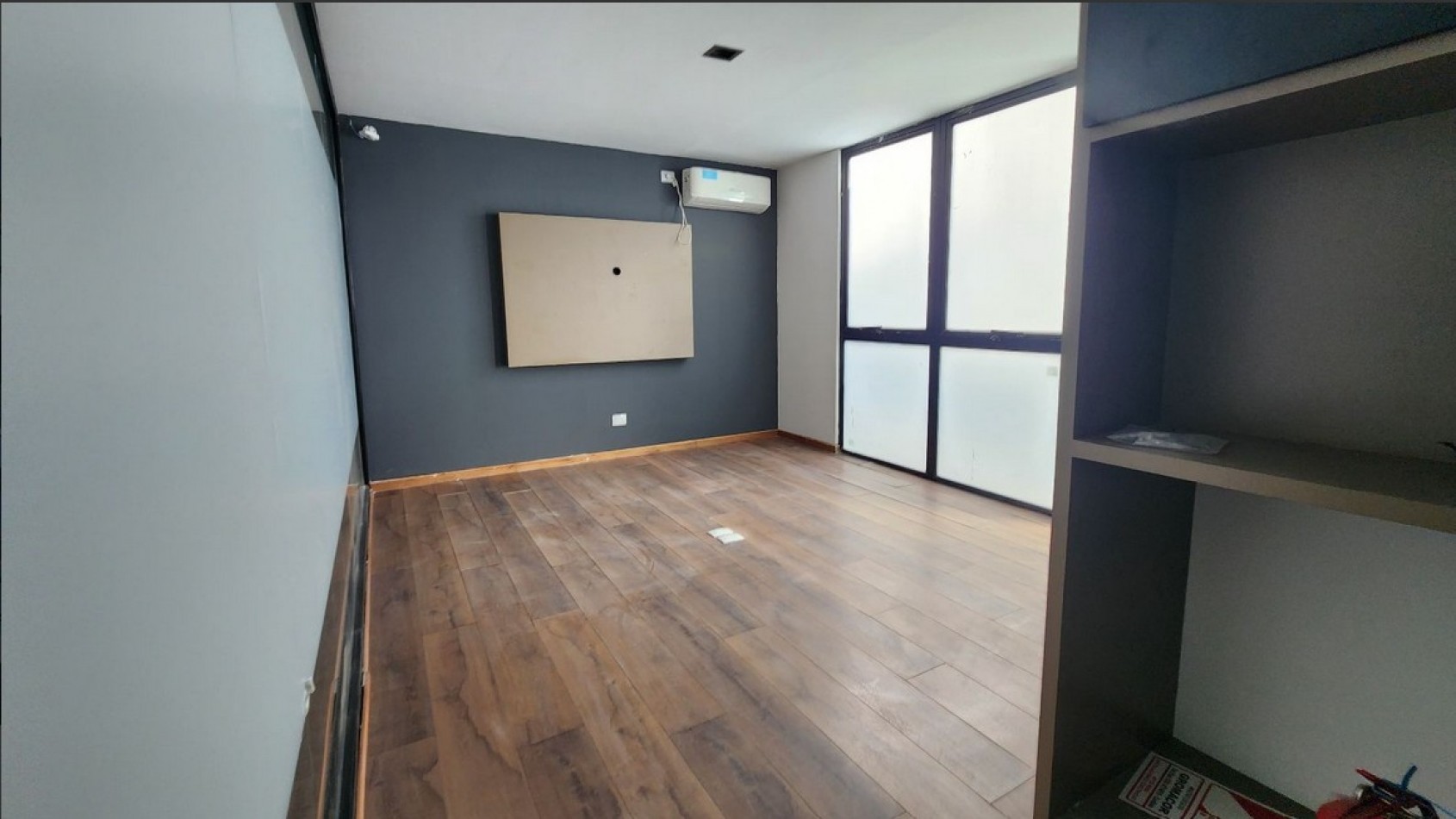Local Comercial de Gran Escala en Alquiler - Av. Spilimbergo al 3500, Cordoba.